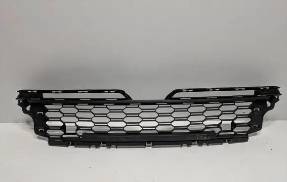 Skoda Kamiq Front bumper lower grill 658853677 3200201122
