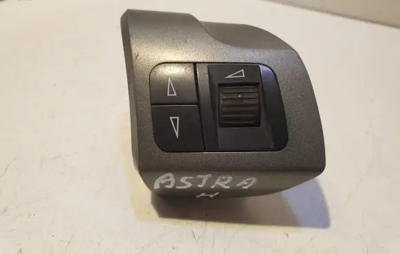 Opel Astra H Steering wheel buttons/switches 13126750 P18028XY