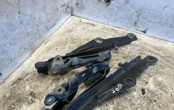 Chrysler 300 - 300C Tailgate/trunk/boot hinge 155YCN5N