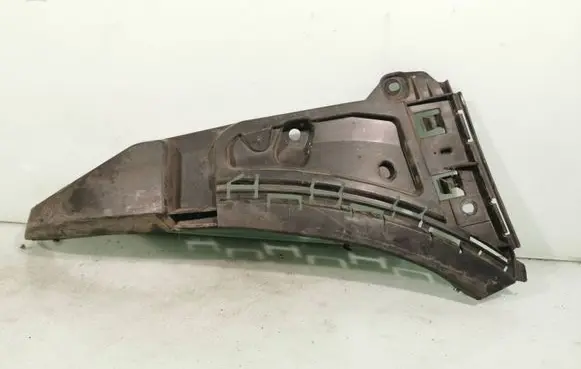 Volvo XC90 Front bumper mounting bracket 08620563