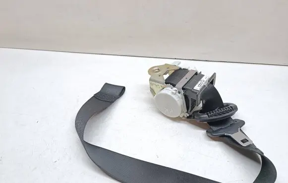 BMW 3 E92 E93 Front seatbelt 9138243