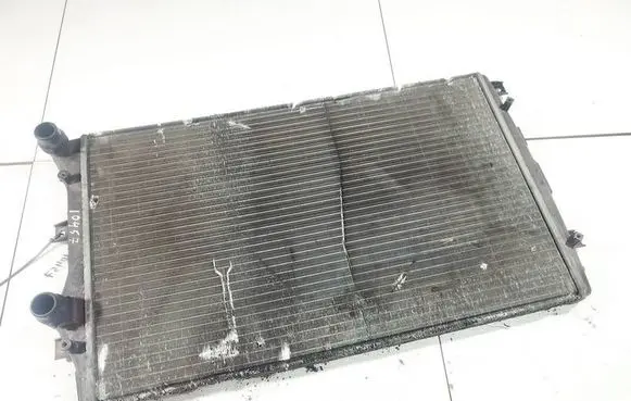 Volkswagen Golf V Coolant radiator