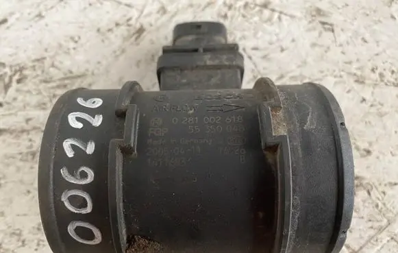 Opel Astra H Mass air flow meter 