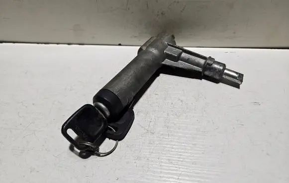 Audi 100 200 5000 C3 Ignition lock 443905851A