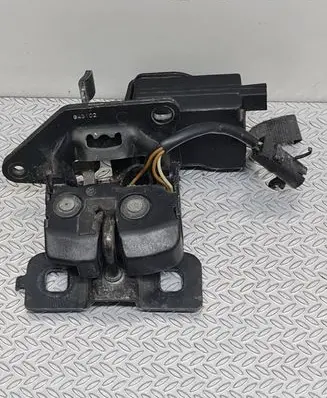 Alfa Romeo 147 Tailgate/trunk/boot lock/catch/latch G43102