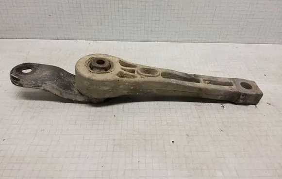 Volkswagen PASSAT B6 Engine mounting bracket 3C0199855