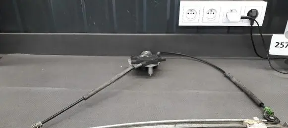 Ford Escort Front window lifting mechanism without motor