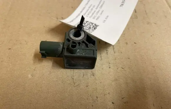 Mercedes-Benz E W212 Airbag deployment crash/impact sensor A1729056000