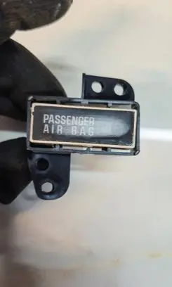Mitsubishi Grandis Passenger airbag on/off switch R3311