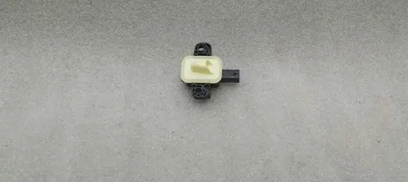 Mercedes-Benz GL X166 Airbag deployment crash/impact sensor A1668210351