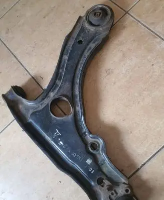 Volkswagen Golf II Front control arm 191407181D