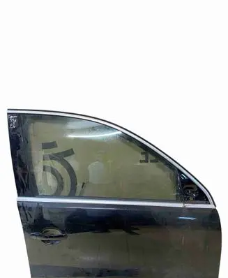 Volkswagen Tiguan Front door 5N0831312