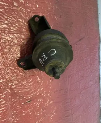 Honda CR-V Engine mount bracket
