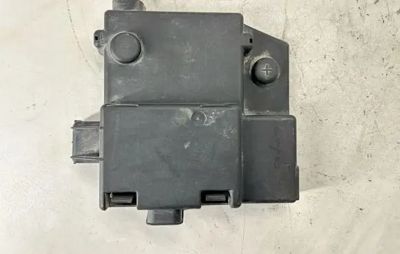 Jeep Compass Battery box tray cover/lid 68402933AA