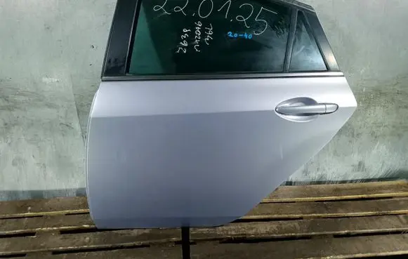 Mazda 6 Rear door