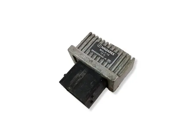 Renault Megane II Glow plug pre-heat relay 9640469680A