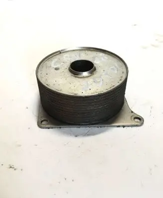 Honda CR-V Oil filter mounting bracket 