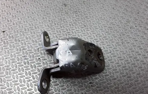Nissan Primera Rear door lower hinge