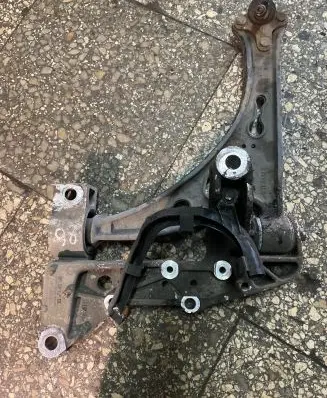 Volkswagen Touran I Front lower control arm/wishbone