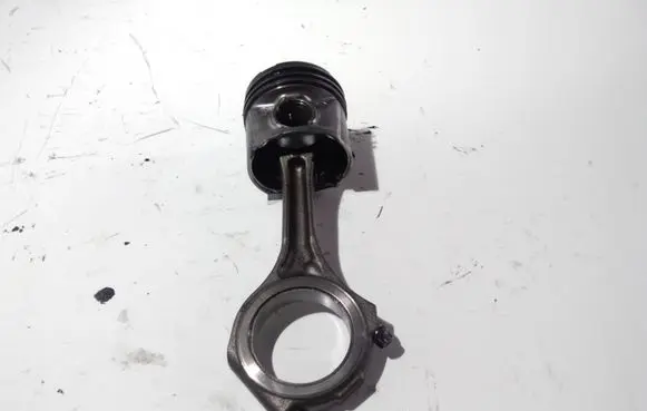 Audi A4 S4 B6 8E 8H Piston with connecting rod 059J