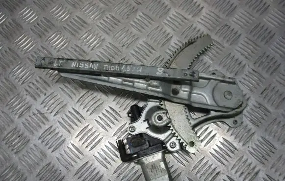 Nissan Tiida C11 Rear door window regulator with motor
