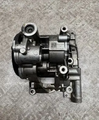 BMW X5 F15 Oil pump 8507325 11418507325 488005702656