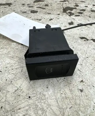 Subaru Forester SH Windscreen/window heater switch