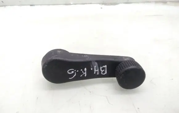 Volkswagen PASSAT B4 Rear door window winding handle 