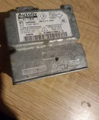 Peugeot 308 Airbag control unit/module 9665100080