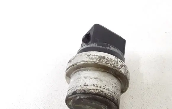 Volkswagen PASSAT B5 Coolant temperature sensor 1H0959625