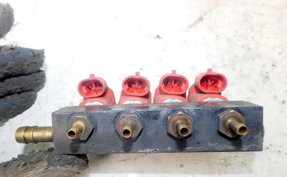 Dacia Logan I LP gas injector 67R010104 191842