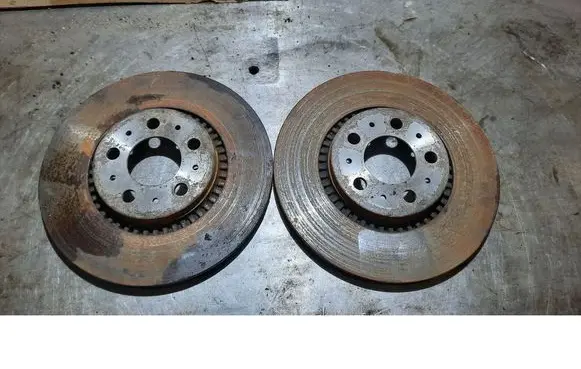 Volvo V70 Front brake disc