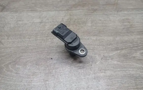 Volvo S60 Camshaft position sensor 0232103063 8658726