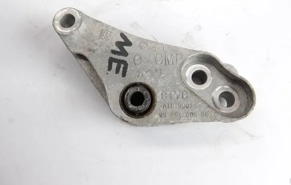 Opel Mokka B Engine mount bracket 9826468580