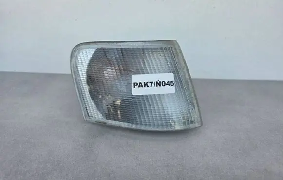 Ford Escort Front indicator light 6181330