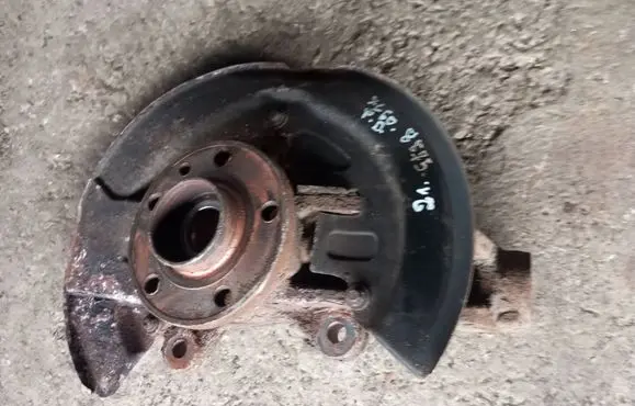 Volvo XC60 Front wheel hub 7G913K170M