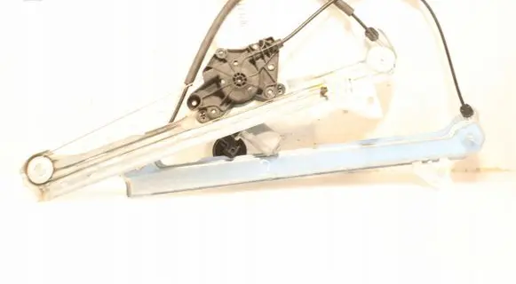 Mazda 3 Front window lifting mechanism without motor 