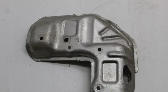 Volkswagen Golf VII Heat shield in engine bay 