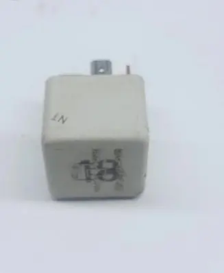 Volkswagen Golf III Other relay 191937503