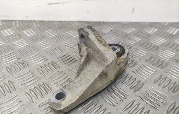 Ford Kuga II Other engine bay part