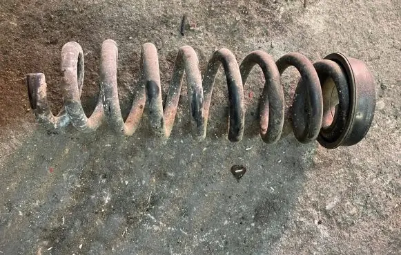 BMW 3 E90 E91 Rear coil spring 6764419