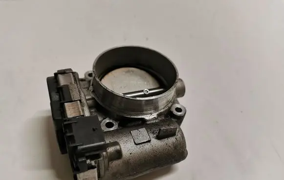 Dodge Durango Throttle valve 05184349AC