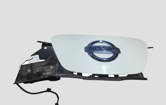 Nissan Leaf I (ZE0) Electric car charge socket cover 657013NL6A