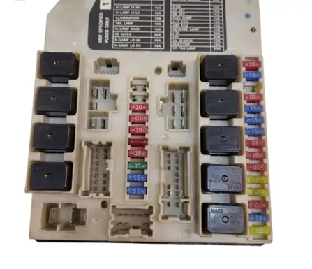 Nissan Pathfinder R51 Fuse box set 284B7EB310