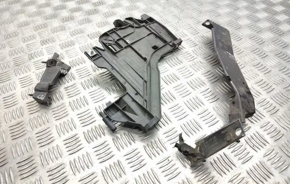 Audi A4 S4 B8 8K Headlight/headlamp mounting bracket 1301073034 8K0821136B 8K0807284
