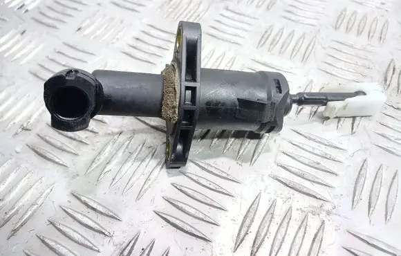 Clutch slave cylinder