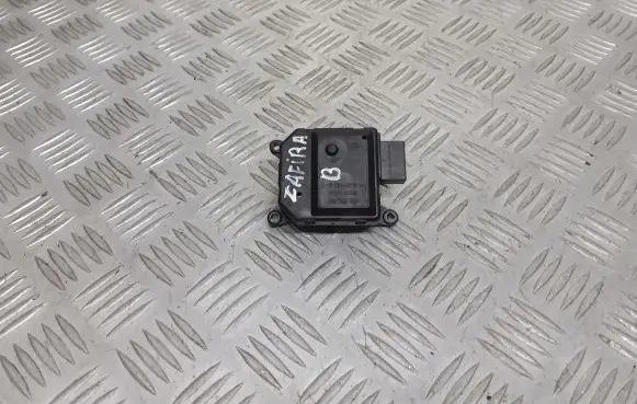 Opel Zafira B Central body control module C896890.13548