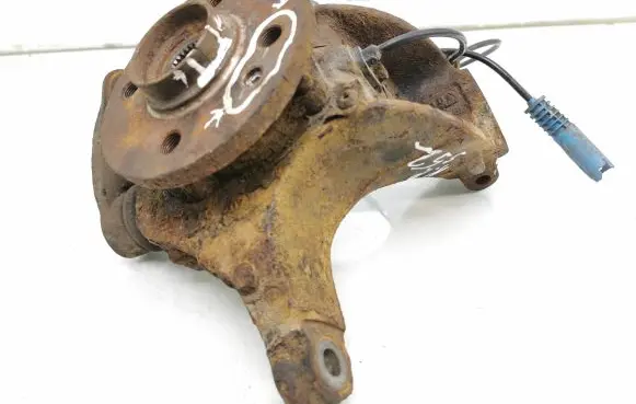 Mini One - Cooper Clubman R55 Front wheel hub spindle knuckle