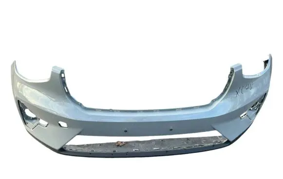 Volvo XC40 Front bumper 32136097