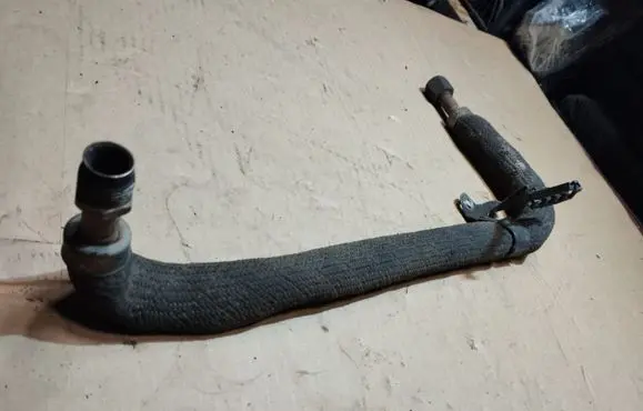 Chevrolet Tahoe EGR valve line/pipe/hose